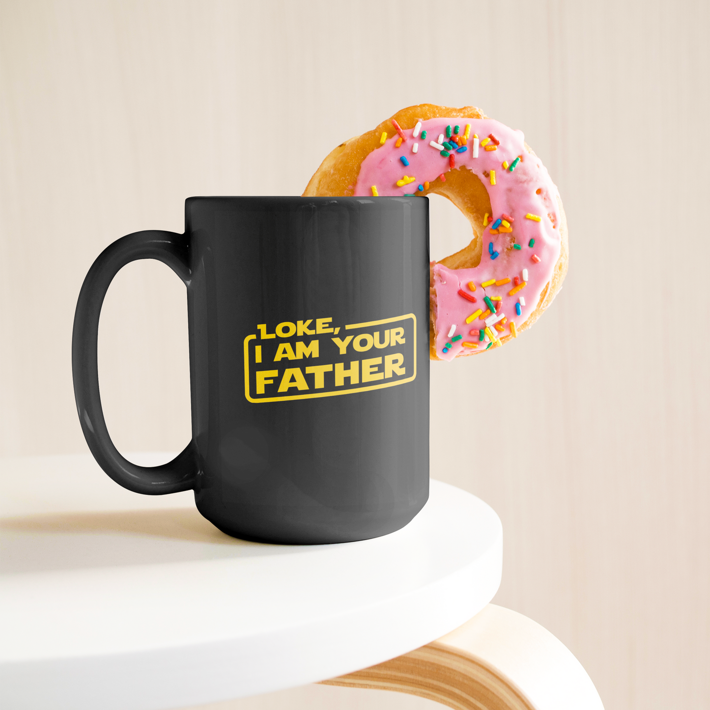 Robin_Malmberg_Lifestyle_Donut_LH_Mockup.png
